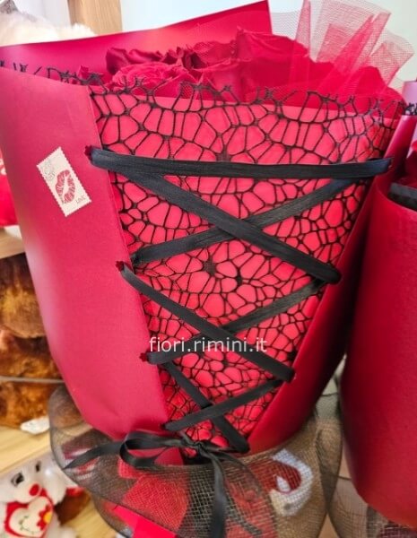 CORSETTO DI ROSE ROSSE