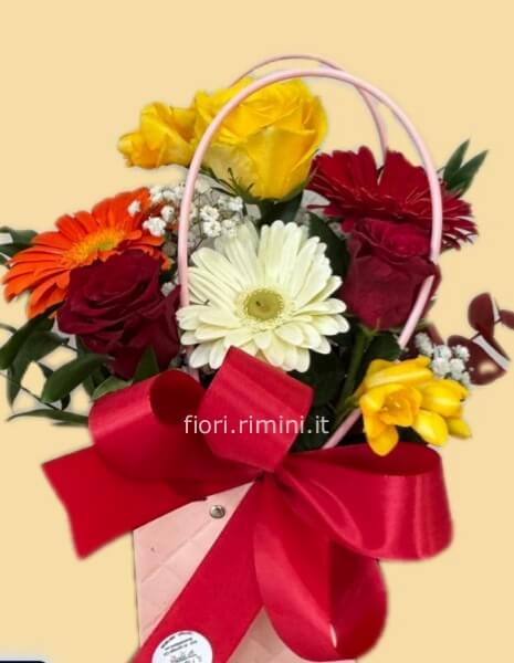 Borsetta con fiori misti